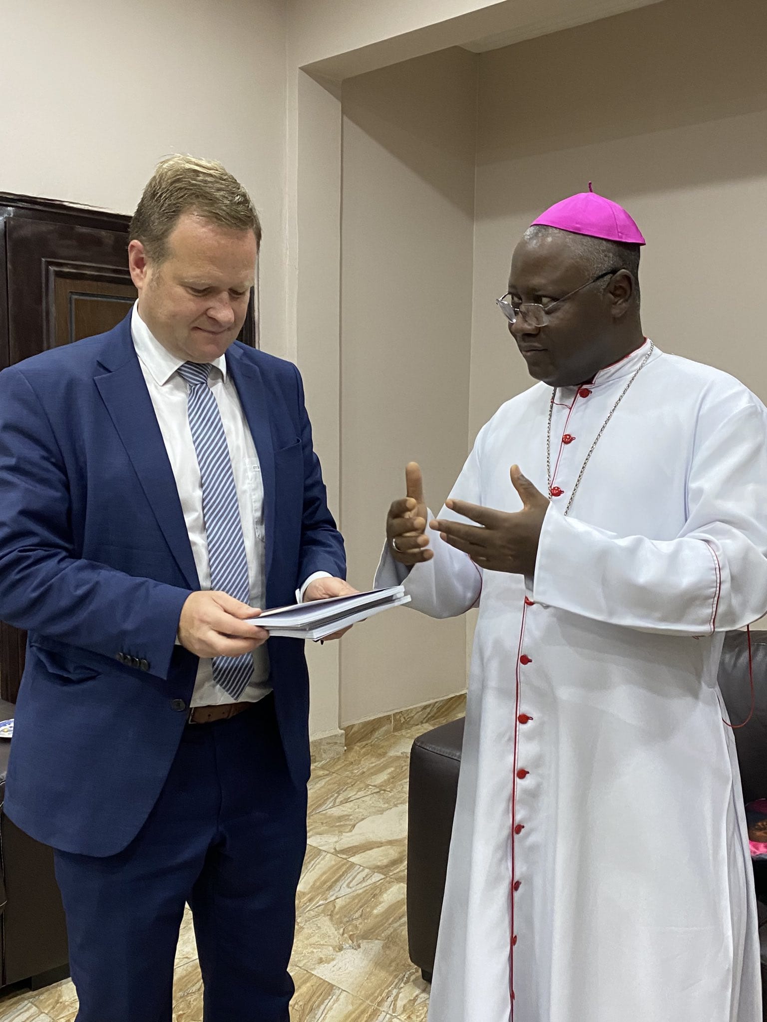 Frank Schwabe, Beauftragter der Bundesregierung für Religions- und Weltanschauungsfreiheit, während seiner Reise nach Nigeria im August 2022