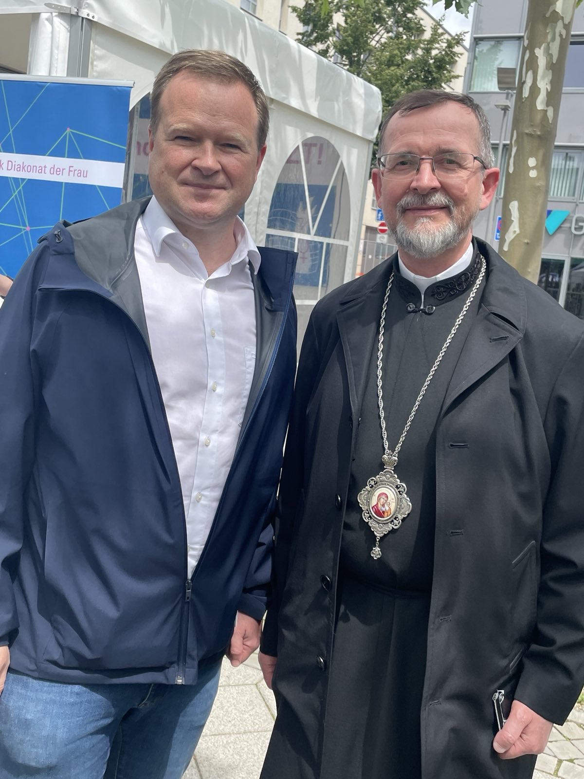 Frank Schwabe und Bischof Bohdan Dzyurakh