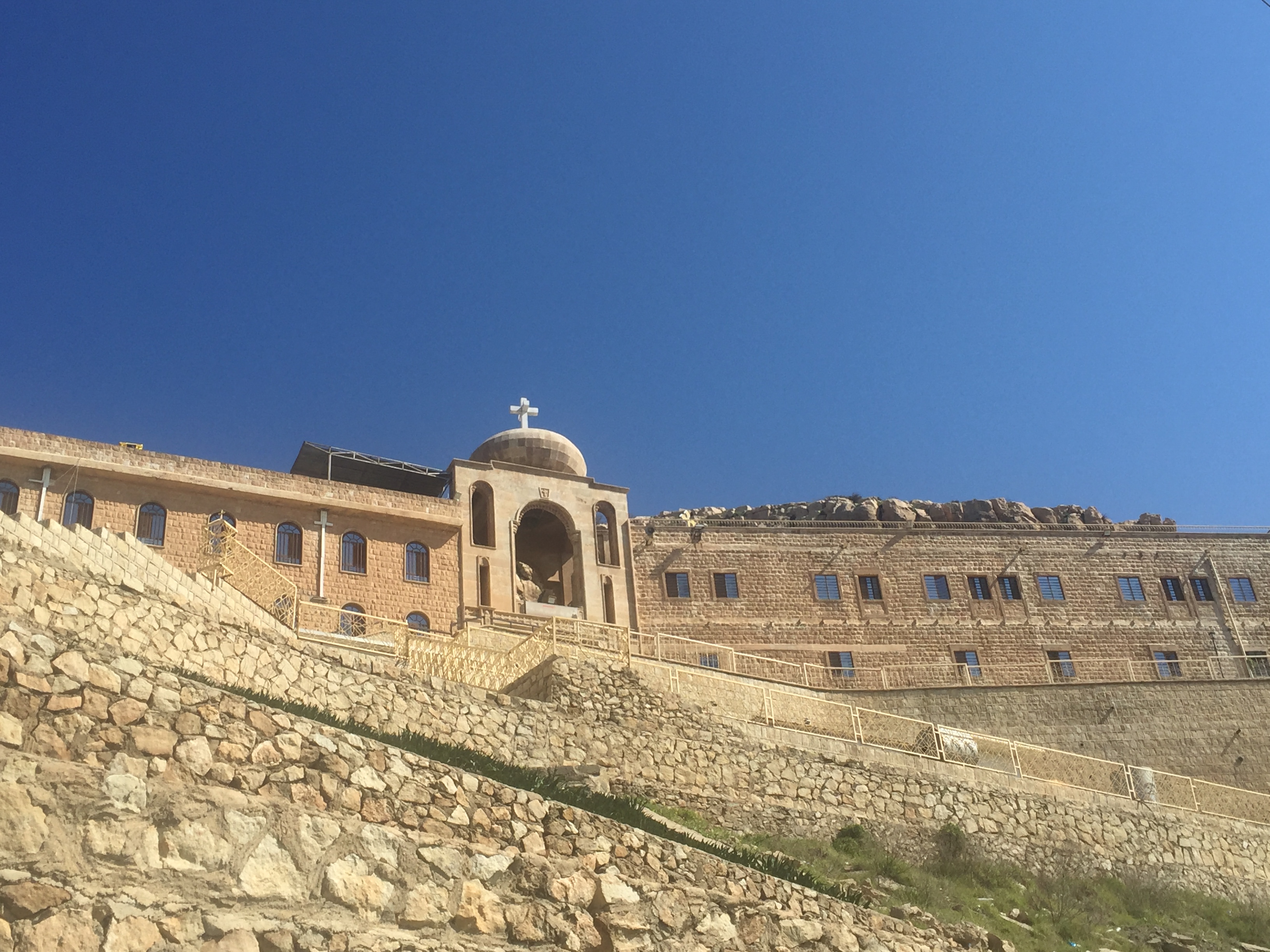 Das Mor-Mattai-Kloster, das Kloster des Hl. Matthäus, liegt im Nord-Irak. Es ist eines der ältesten existierenden christlichen Klöster der Welt. Unweit von hier verliefen die Frontlinien, die von den kurdischen Peschmerga gegen den sogenannten Islamischen Staat gehalten wurden